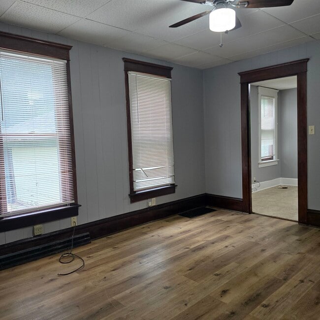 Building Photo - 1101 S Galena Ave