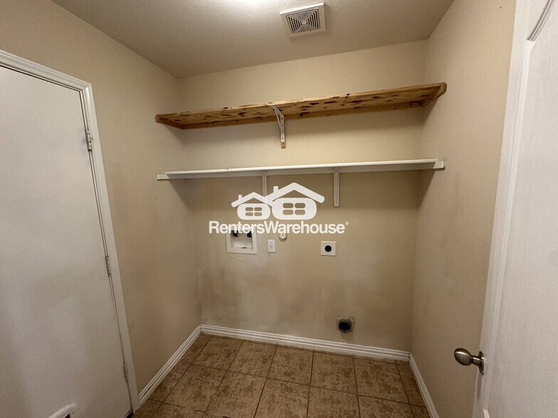 Building Photo - 155 Birdwell Ln