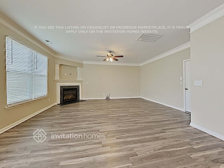 Building Photo - 6005 Centerview Dr