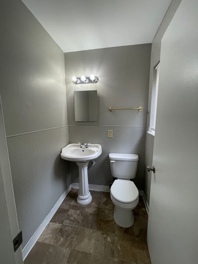 Building Photo - One Month Free!!