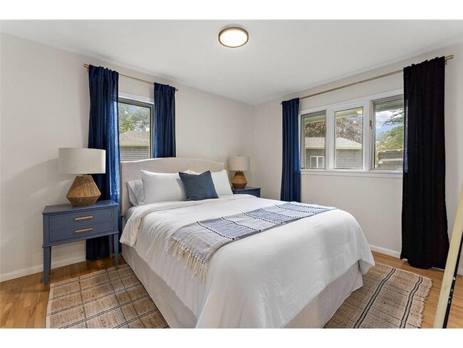 Building Photo - 1424 Vista Ln SW