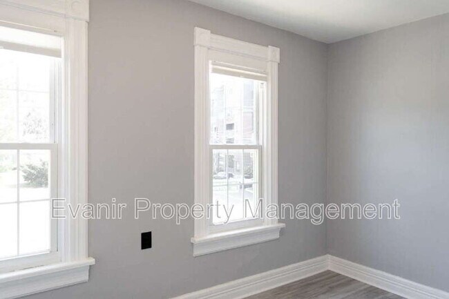 Building Photo - 305 Wyoming St