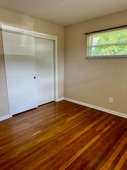 Building Photo - 2671 Montcalm Rd