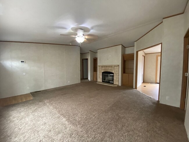 Building Photo - Great location on Monkey Island at Grand Lake!