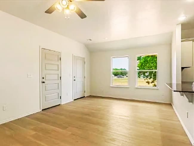 Building Photo - Newly Available – Modern 2-Bedroom Duplex in Lawton!