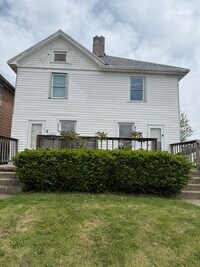 Building Photo - 824-826 Troy Street