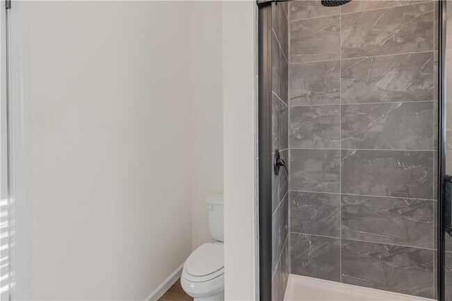 Building Photo - 495 Pleasant St