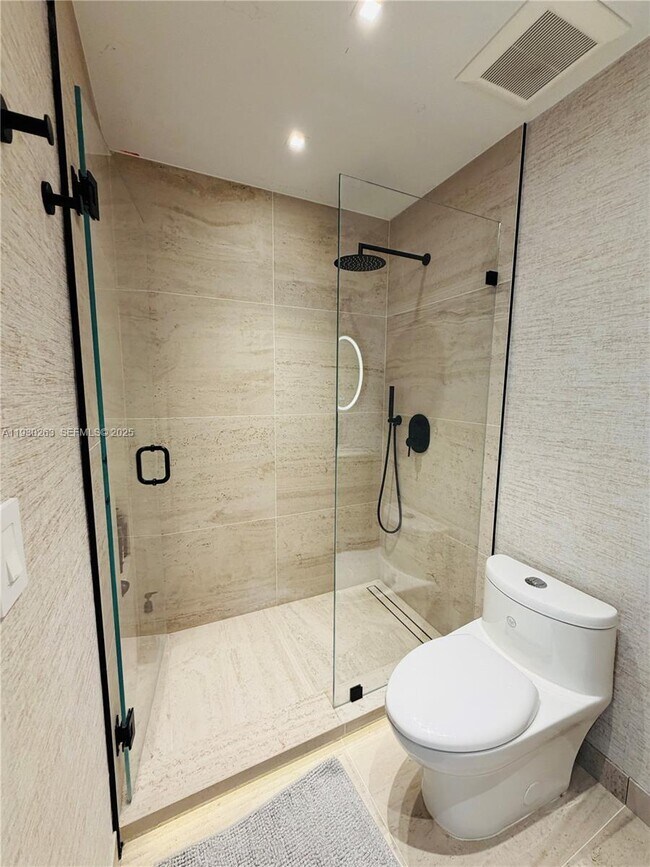 Building Photo - 7320 NW 114th Ave