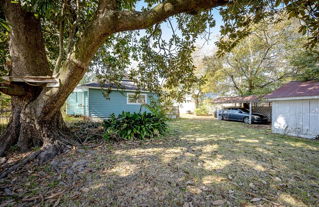 Building Photo - Cute 2 bedroom 1 bath Cottage in Pascagoula