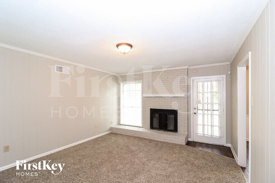 Building Photo - 3349 Lynchburg St