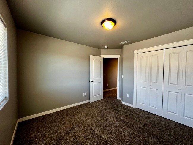 Building Photo - 7433 Saddlebrook Lp