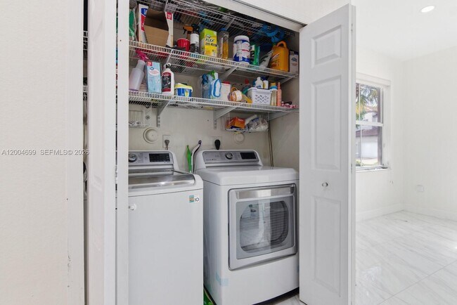 Building Photo - 15282 SW 89th Terrace