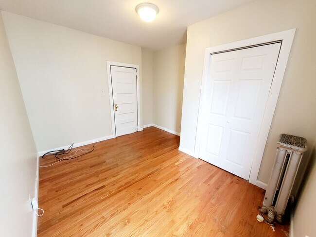 Building Photo - 48 Everard St