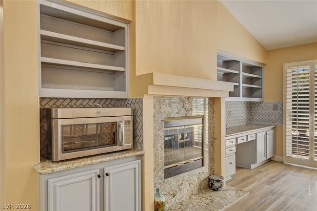 Building Photo - 2628 Highvale Dr