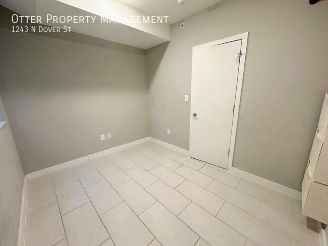 Building Photo - Modern 3BR/2.5BA Home with Balcony Terrace...