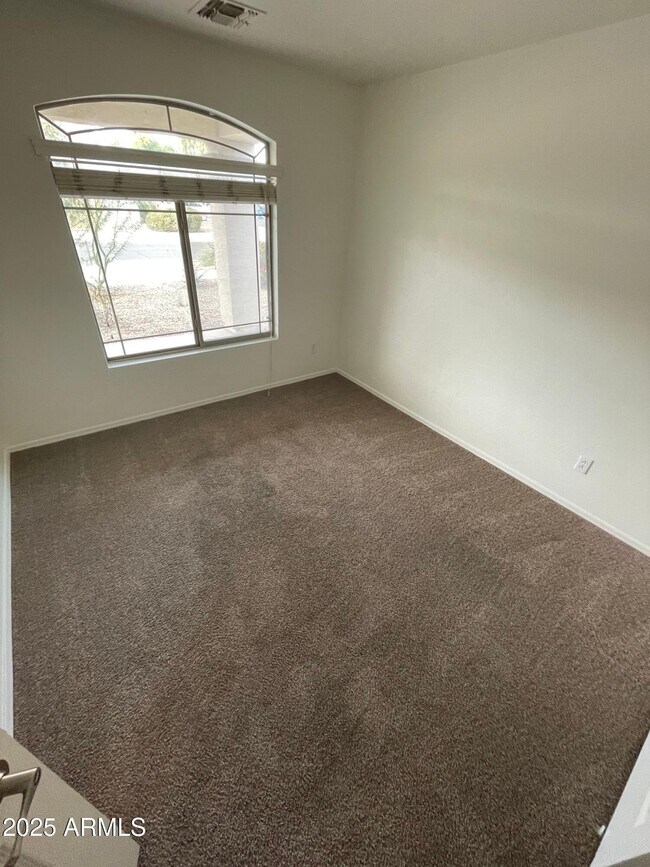 Building Photo - 5707 S 31st Dr