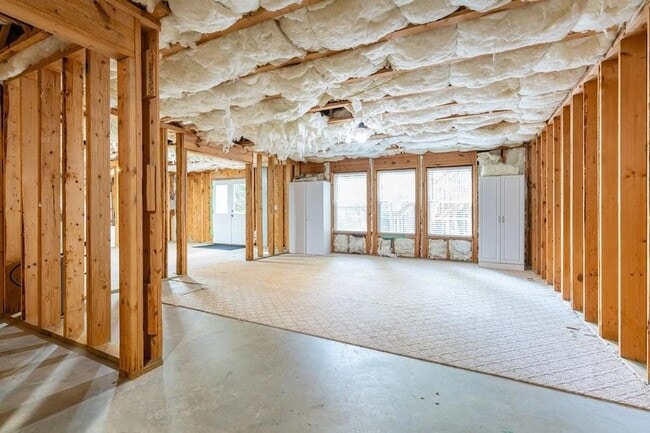 Building Photo - 53 Lakeside Terrace