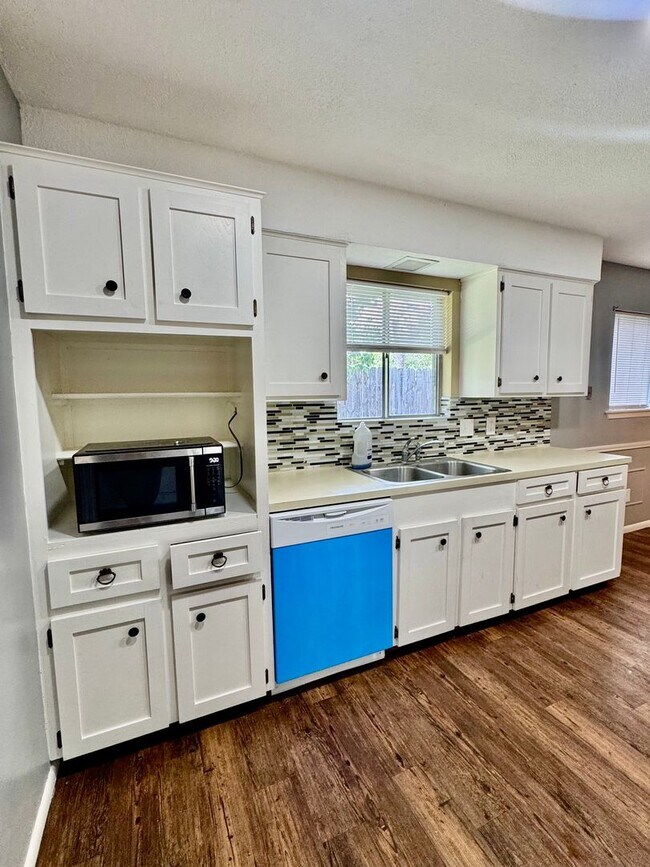 Building Photo - 5122 Moultrie Dr