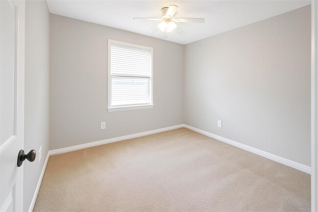 Building Photo - 506 Brendon Park Ln