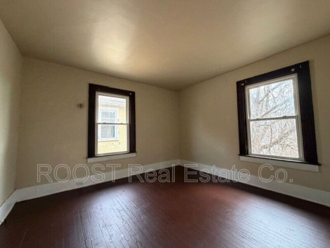 Building Photo - 457/459 E Madison Ave