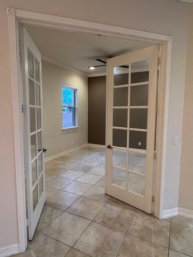 Den/Bonus Room - 7060 San Lorenzo Ct