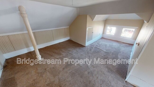 Building Photo - 1104 Huffman Ave