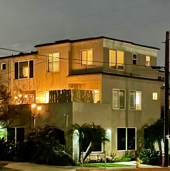 Building Photo - 1605 Emerald St