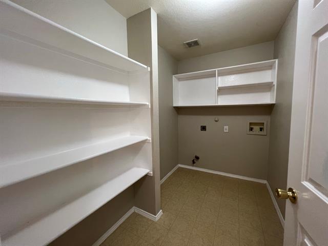 Building Photo - 217 Willowlake Dr