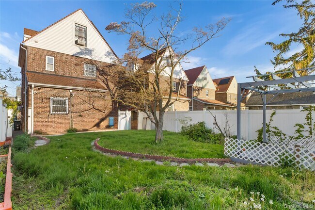 Building Photo - 131-56 229th St