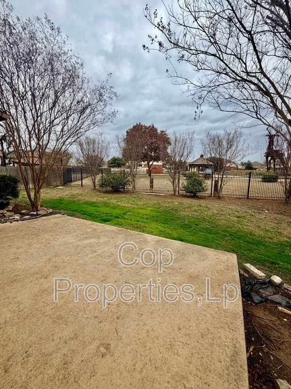 Building Photo - 8919 Olmstead Park