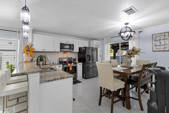 Building Photo - 8824 Southwick Dr