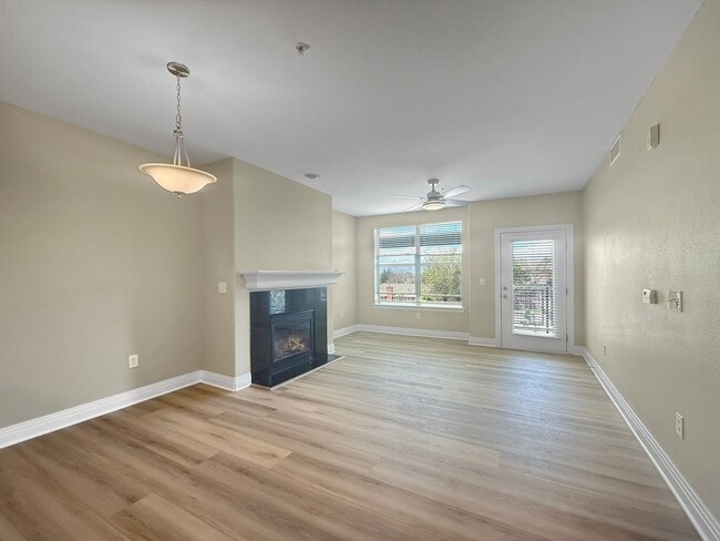 Building Photo - $0 DEPOSIT OPTION. UPDATED 2 BEDROOM CONDO...