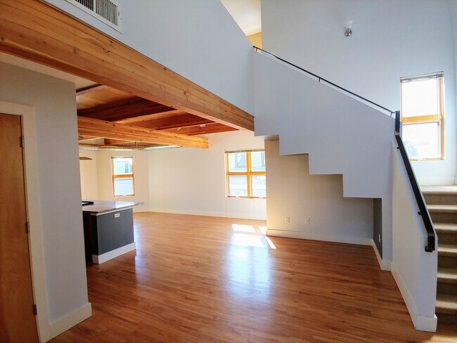 Building Photo - 801 Confidence Dr