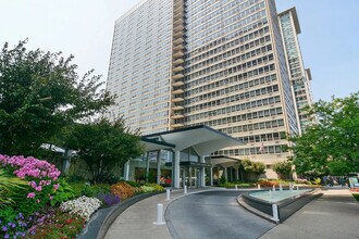 Building Photo - 3550 N Lake Shore Dr