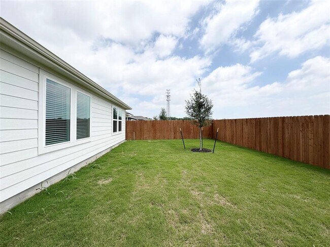 Building Photo - 15409 Flowers Vw