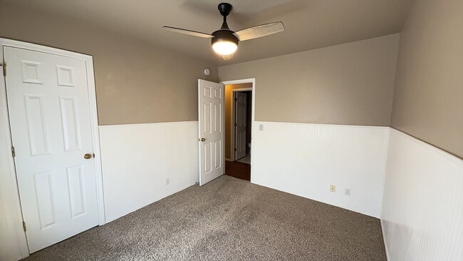 Building Photo - Welcome to this charming 3-bedroom, 2-bath...