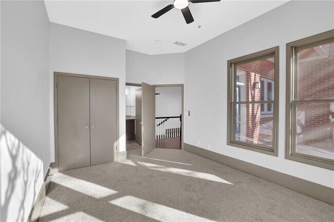 Building Photo - 745 Fountainhead Ln NE