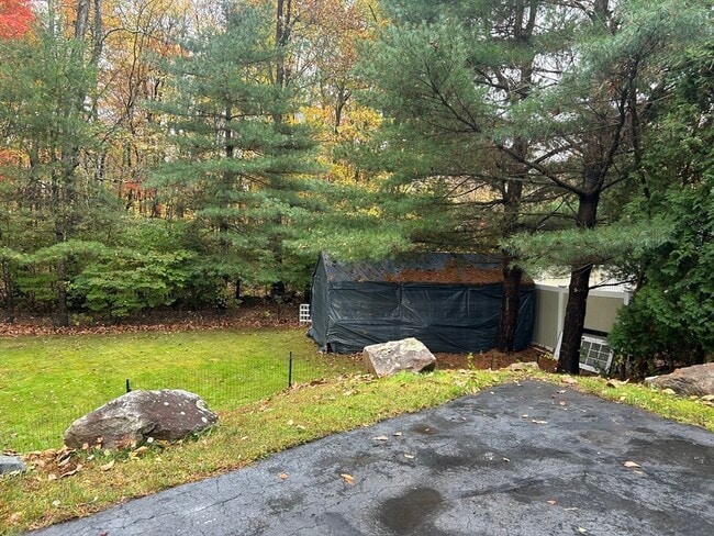 Building Photo - 6 Candlewood Ln