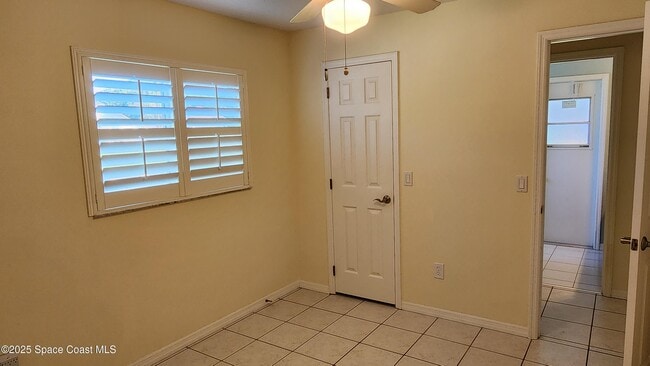 Building Photo - 1061 Pelican Ln