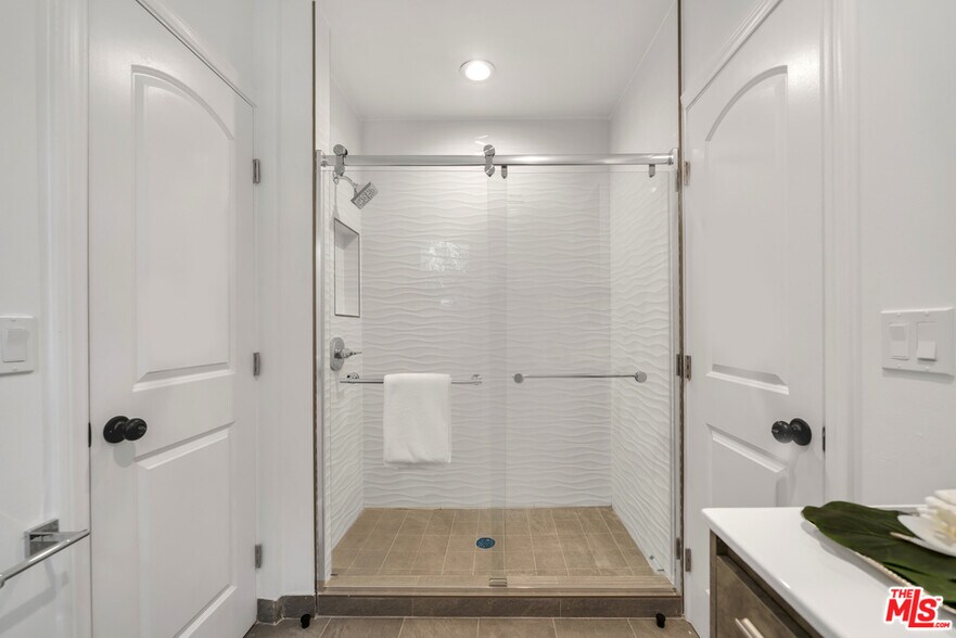 Bathroom - 912 Sanborn Ave