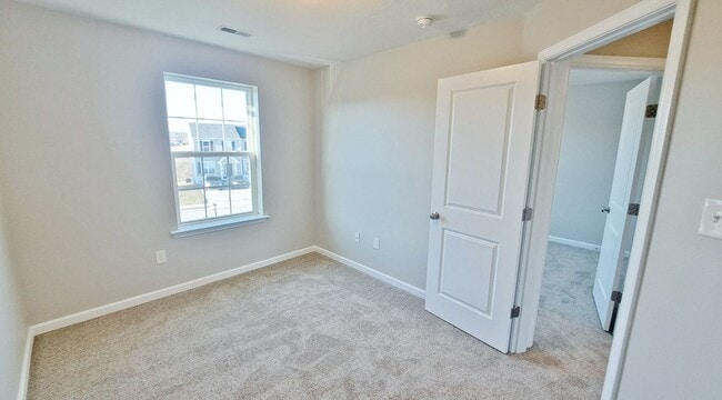 Building Photo - 3 Bed / 3-1/2 Bath Single Family Townhome