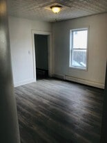 Building Photo - 5 Lafayette St