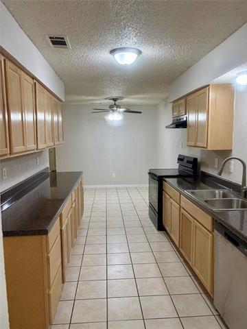 Building Photo - 3008 Townbluff Dr
