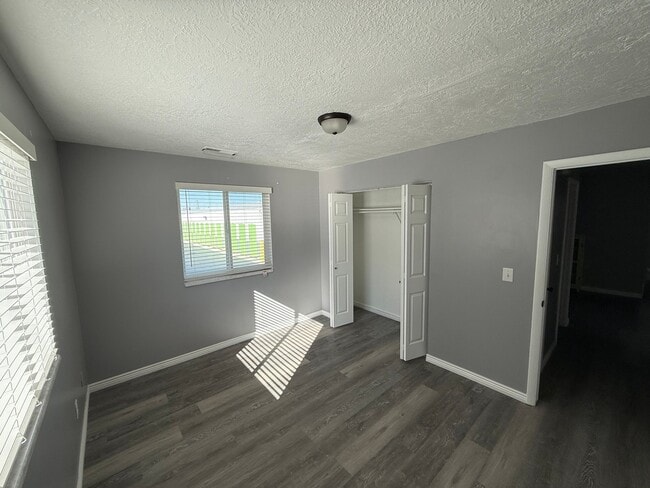 Building Photo - 3947 S State St