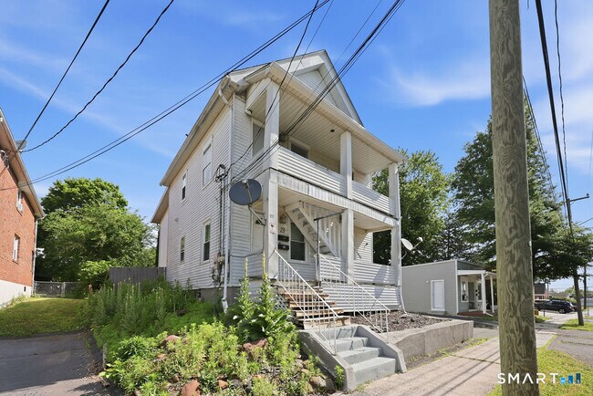 Building Photo - 23 Alden St