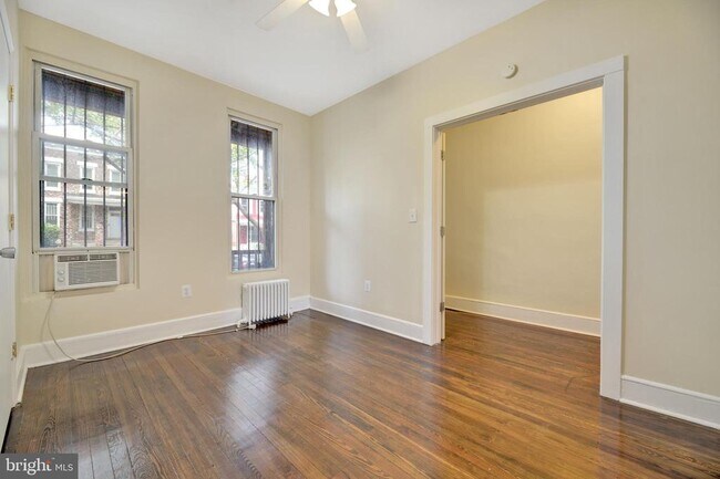 Building Photo - 618 Columbia Rd NW