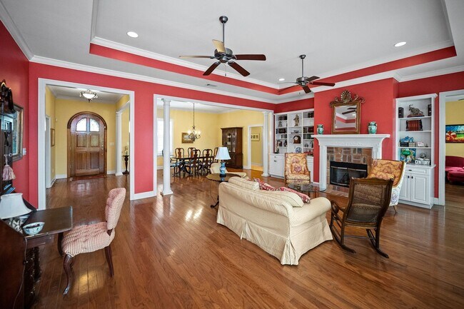 Building Photo - 632 Magnolia Cir