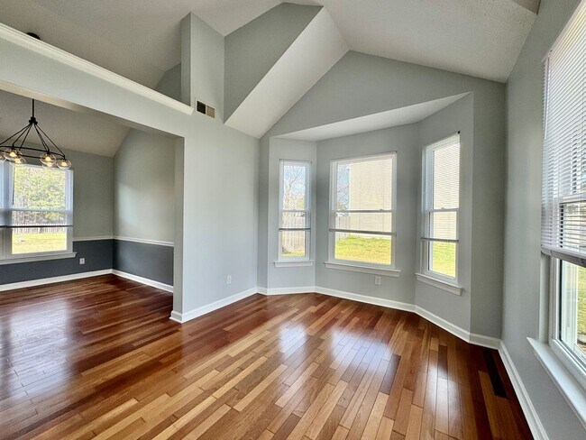 Building Photo - 910 Cantor St