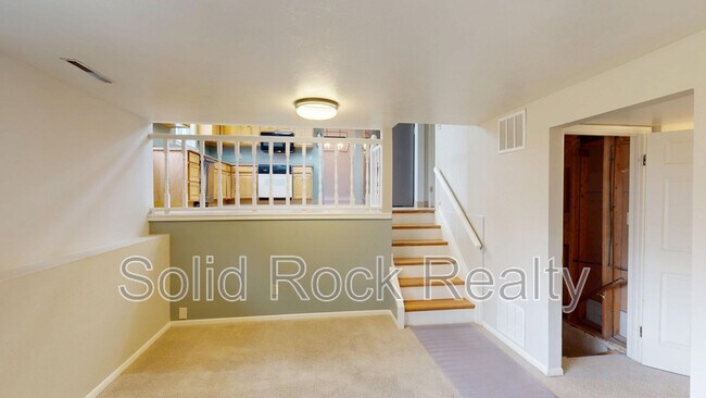 Building Photo - 535 Silver Spring Cir