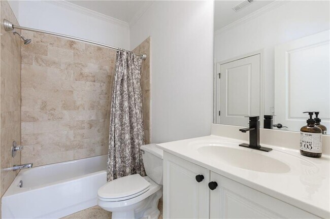 Building Photo - 1012 Madeline Ln